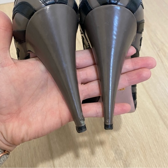 Prada Leather Animal Print Pumps - Picture 6 of 8